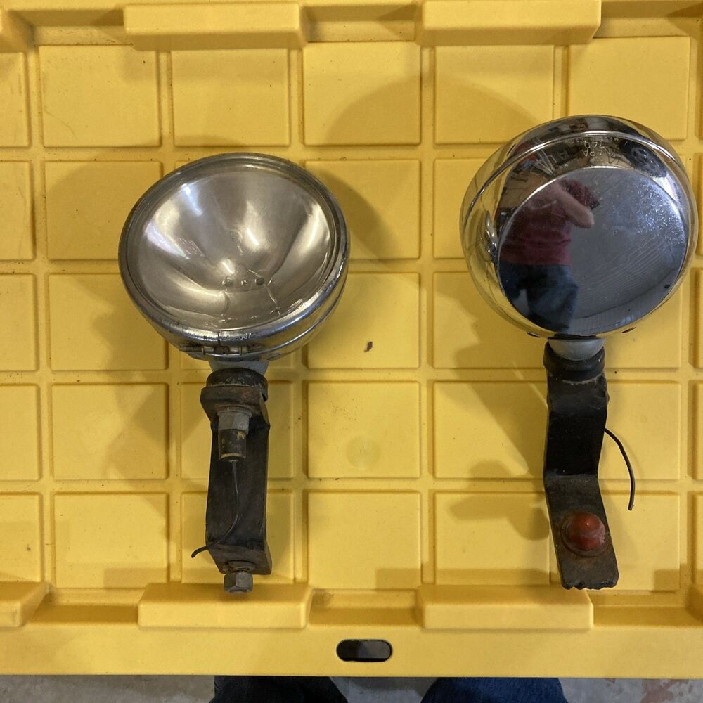 Pair Of NAPA 740 Tractor Truck Lights Auxiliary